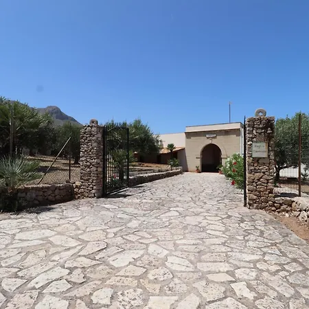 Un tipico baglio siciliano San Vito Lo Capo